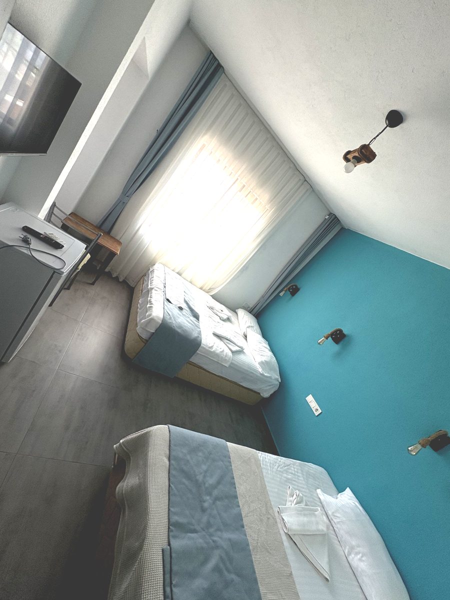 Studio Kara Manzaralı